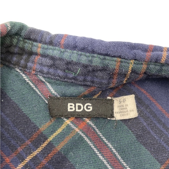 BDG | Plaid Button Down - SIZE: S-P - Picture 4 of 4